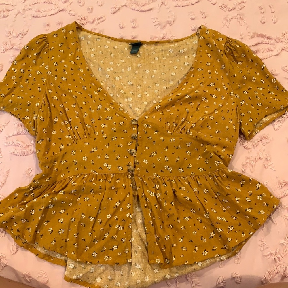Short sleeve shirt